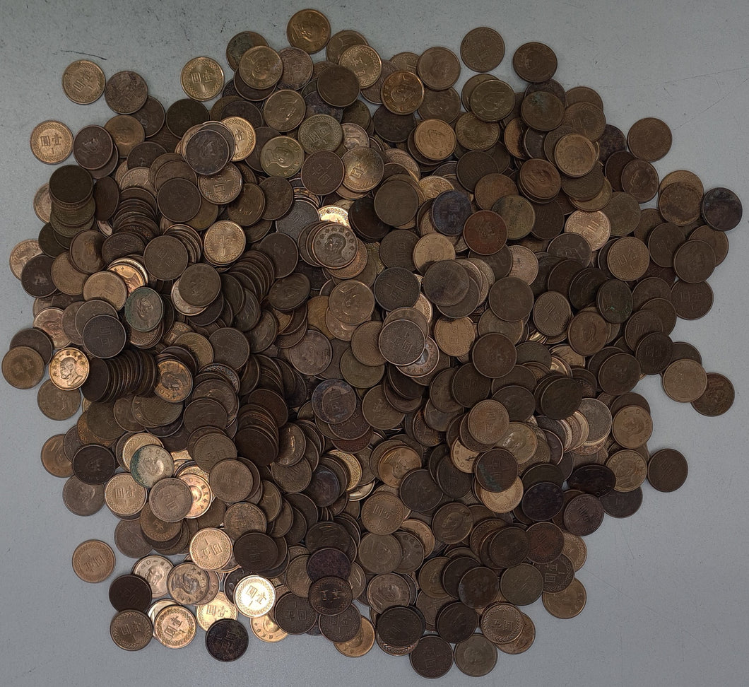 1000 x Taiwan One Dollar Coins