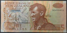 Load image into Gallery viewer, New Zealand 5 Dollar Paper Banknote
