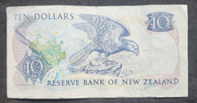 Load image into Gallery viewer, New Zealand 10 Dollar Paper Banknote (Hardie) (1981-1992)
