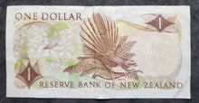 Load image into Gallery viewer, New Zealand 1 Dollar Paper Banknote (Hardie)  (1967-1981)

