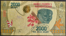 Load image into Gallery viewer, Madagascar 2,000 Ariary Banknote
