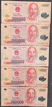 Load image into Gallery viewer, 5 x Vietnam 200 000 Banknotes
