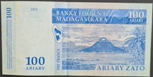 Load image into Gallery viewer, Madagascar 100 Ariary Banknote
