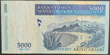 Load image into Gallery viewer, Madagascar 5,000 Ariary Banknote
