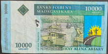 Load image into Gallery viewer, Madagascar 10,000 Ariary Banknote
